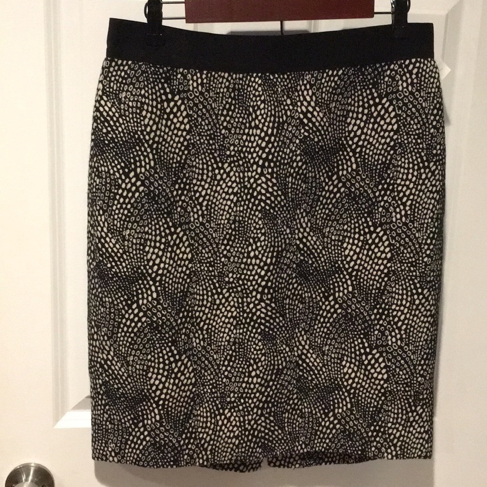 Ann Taylor EUC pencil skirt sz 10 black & white - Picture 3 of 9